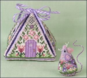 JN295LE Spring Mouse in a House JN295LE Spring Mouse in a House