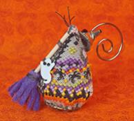 JNLEWSM Witchy Sister Mouse - click for more details